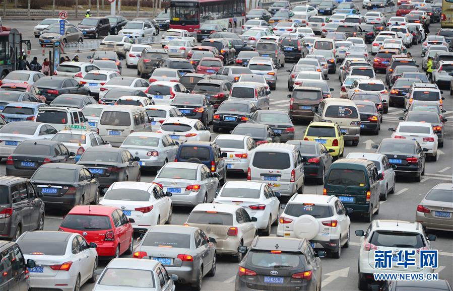 （關(guān)注春運(yùn)）（23）全國各地迎來返程客流高峰