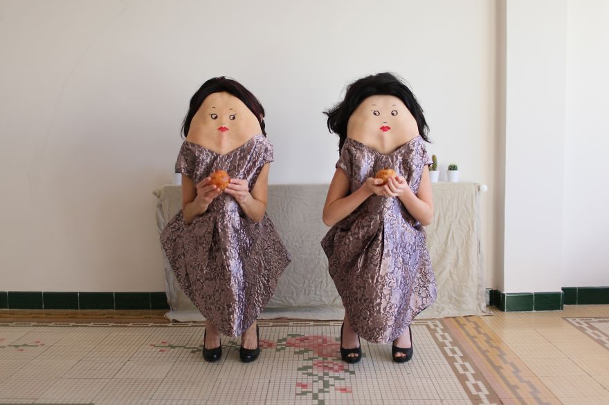 奇葩攝影師拍攝“新生物”:后背畫(huà)臉 奇葩攝影師拍攝“新生物”:后背畫(huà)臉