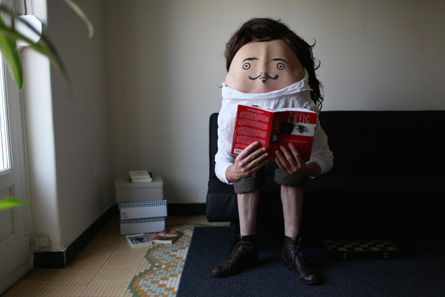 奇葩攝影師拍攝“新生物”:后背畫(huà)臉 奇葩攝影師拍攝“新生物”:后背畫(huà)臉