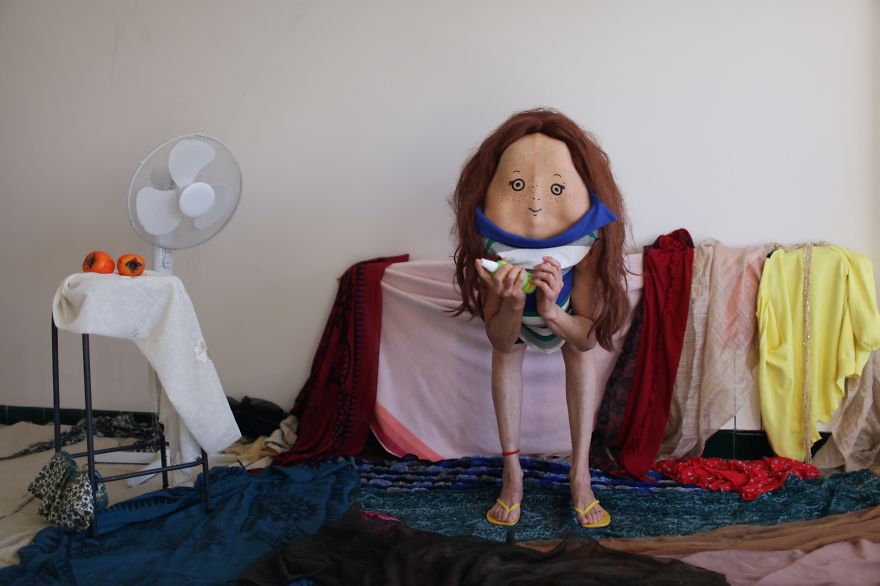 奇葩攝影師拍攝“新生物”:后背畫(huà)臉 奇葩攝影師拍攝“新生物”:后背畫(huà)臉