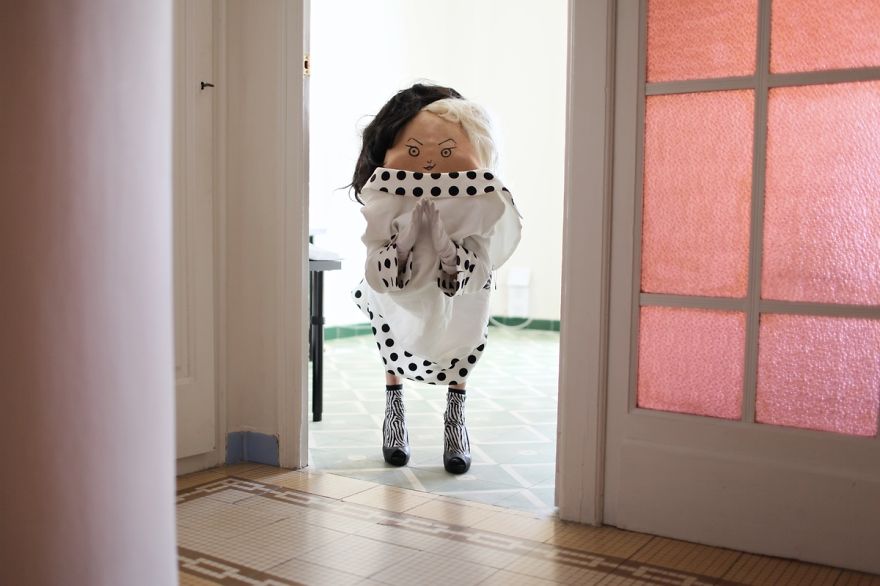 奇葩攝影師拍攝“新生物”:后背畫(huà)臉 奇葩攝影師拍攝“新生物”:后背畫(huà)臉