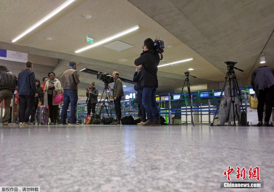 載66人埃航失聯(lián)客機(jī)墜毀 同線航班當(dāng)晚照常起飛