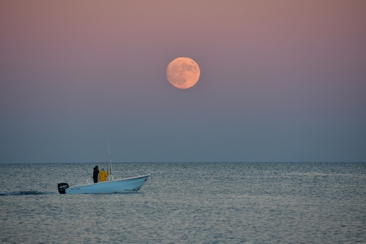 68年來最大！今晚夜空上演超級月亮