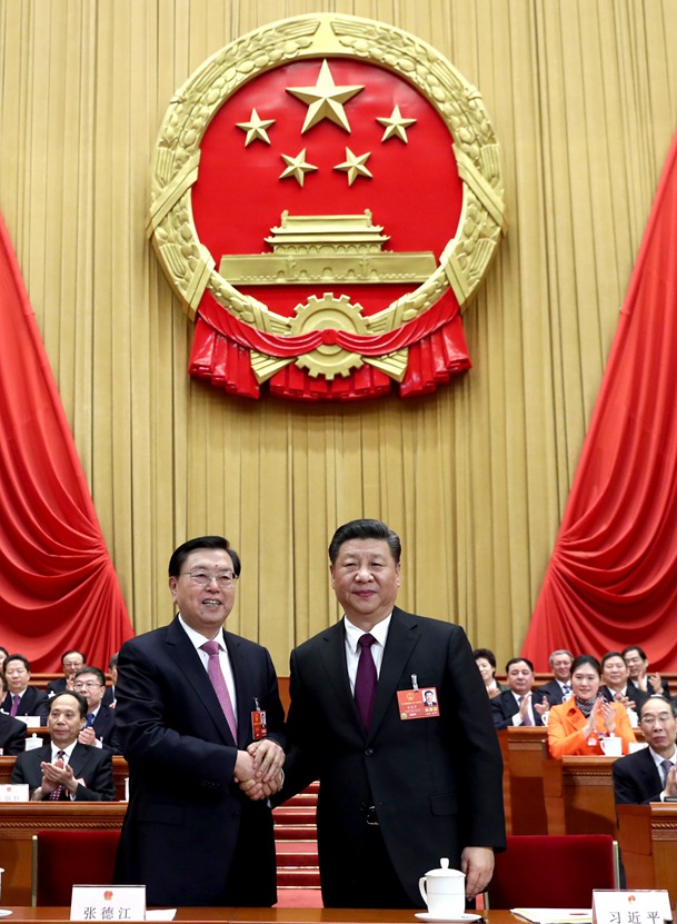 習(xí)近平當(dāng)選國家主席、中央軍委主席