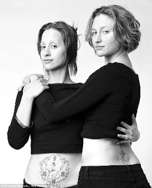 找到的第一對(duì):加拿大女子尼娜-羅絲·辛格和安娜·魯賓 找到的第一對(duì):加拿大女子尼娜-羅絲·辛格和安娜·魯賓