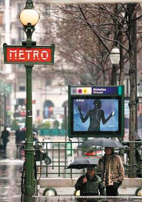 法國設(shè)置“語言警察”，防止民眾在受限制的場合說英語或聽英語內(nèi)容。