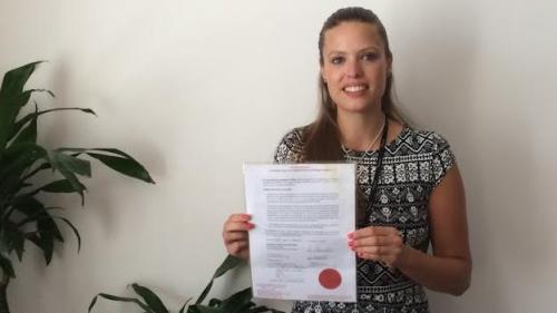 勞拉·E·S·馬修斯的護(hù)照簽名欄用的是L.Skywalker（L.天行者）。