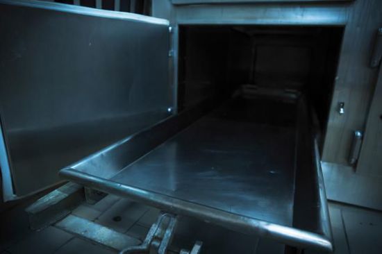 德國一女子竟與母親尸體共眠5年 德國一女子竟與母親尸體共眠5年