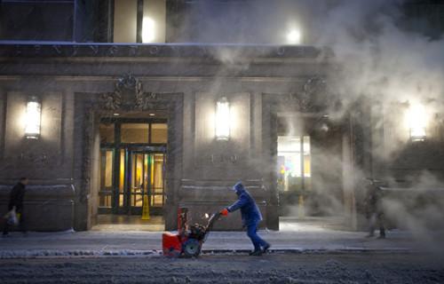 特大暴風(fēng)雪襲擊美國(guó)東北部，多州進(jìn)入緊急狀態(tài)。