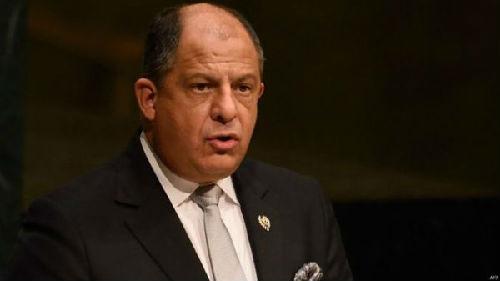 哥斯達(dá)黎加總統(tǒng)路易斯·索利斯表示，政府亟需資金因應(yīng)財政赤字，但中國提供10億美元貸款的時機仍未成熟。（圖片來源：英國廣播公司網(wǎng)站）