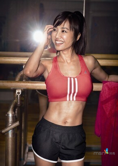 蔡依林 你的馬甲線(xiàn)“脫妝”了！