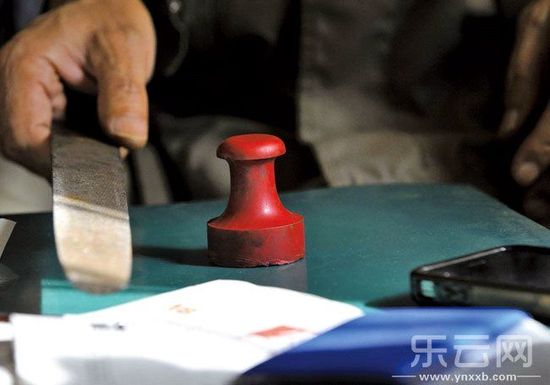 陶云江說(shuō)起自己的女兒、家庭和現(xiàn)在的狀況時(shí)幾度哽咽