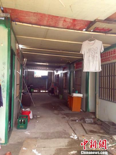 走進(jìn)杭州“柜族”:買不起也租不起房 集裝箱難安放 走進(jìn)杭州“柜族”:買不起也租不起房 集裝箱難安放