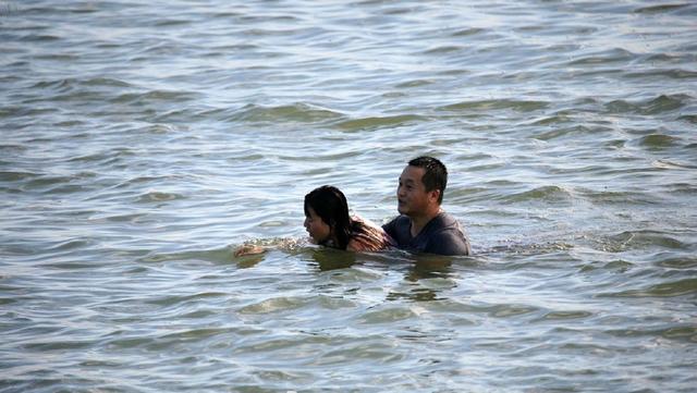 深圳跳海救人壯士系國(guó)企高管 不愿露面接受采訪