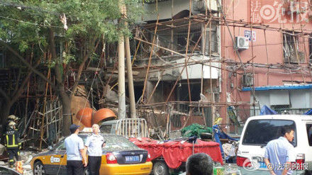 北京一民宅發(fā)生爆炸震感強烈 多名居民受傷 北京一民宅發(fā)生爆炸震感強烈 多名居民受傷