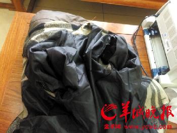 年邁體弱，一些老人家中衣物多年未洗，又舊又破