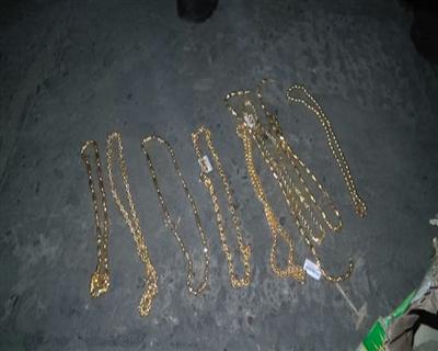 被搶金飾被警方起獲。