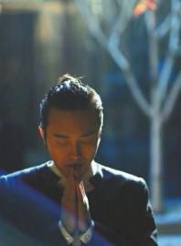 網(wǎng)傳李玉剛“出家”的照片。