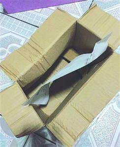 拼多多團(tuán)購(gòu)面膜，結(jié)果送來一個(gè)空盒、一張紙條。