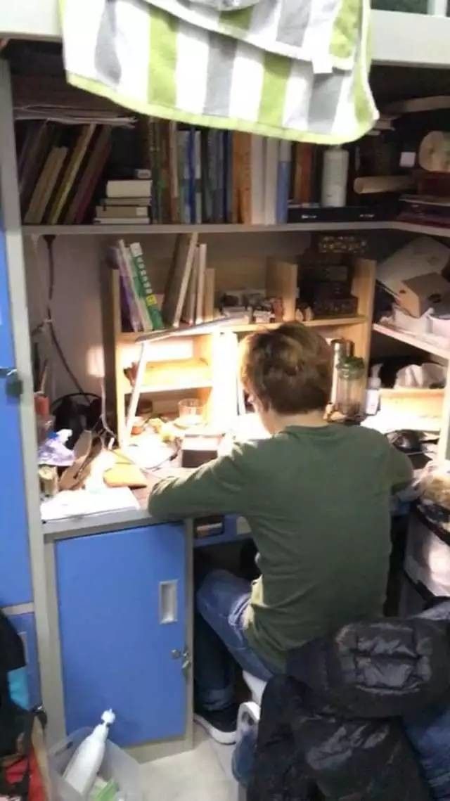 這個學(xué)校的男生宿舍火了！女同學(xué)都喊著要嫁