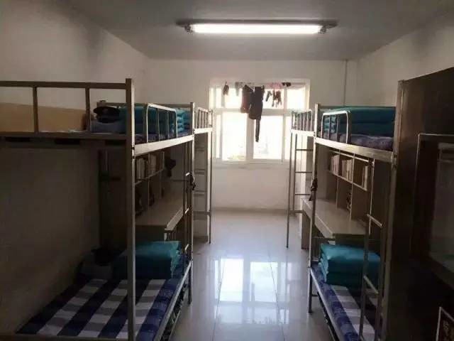 這個學(xué)校的男生宿舍火了！女同學(xué)都喊著要嫁