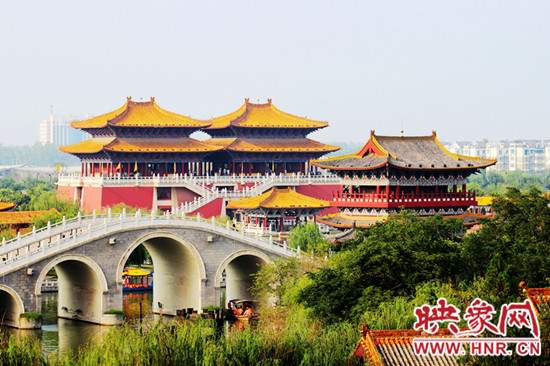 美不勝收 爬山、游園、賞奇觀（組圖）