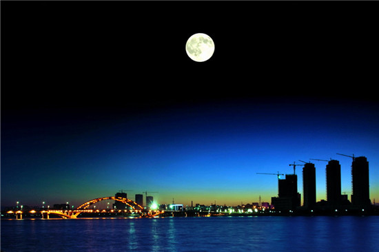 賞月之旅，讓愛(ài)像滿月一樣皎潔（資料圖）