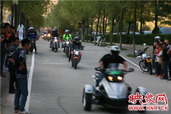 2014首屆蟒河摩托藝術(shù)文化節(jié)在蟒河景區(qū)隆重開(kāi)幕