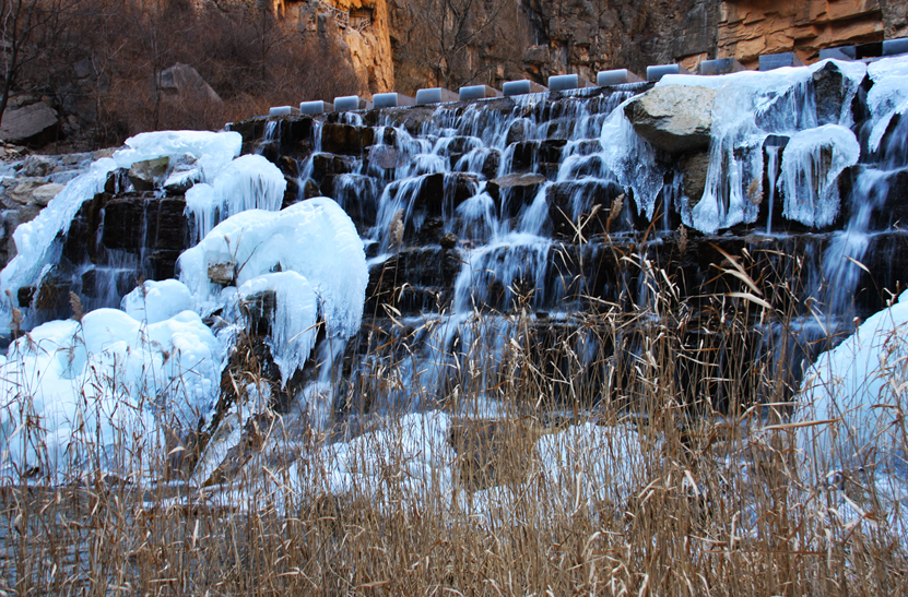 冬天來通天峽看冰掛吧!景區(qū)門票半價優(yōu)惠哦。