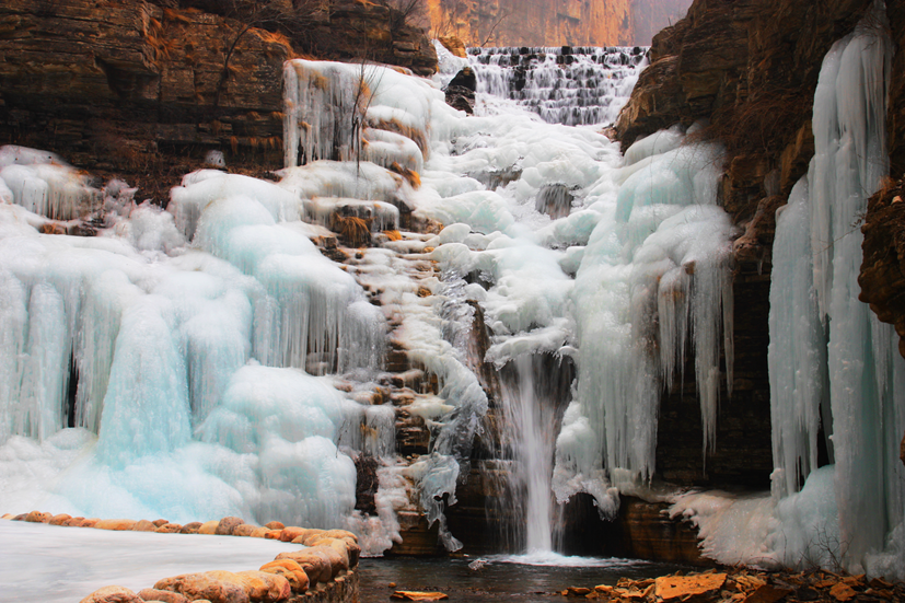 冬天來通天峽看冰掛吧!景區(qū)門票半價優(yōu)惠哦。