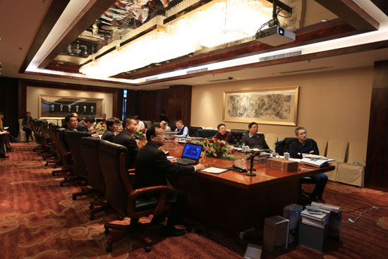 專家觀看景觀質(zhì)量匯報片 專家觀看景觀質(zhì)量匯報片