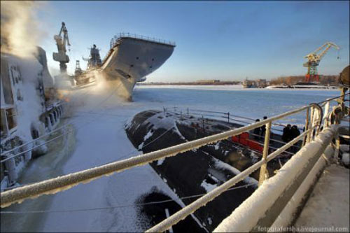 資料圖：2011年冬天正在進行最后改裝的戈爾什科夫號航母。
