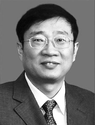 殲-15飛機(jī)研制現(xiàn)場總指揮羅陽，因突發(fā)急性心梗殉職，享年51歲