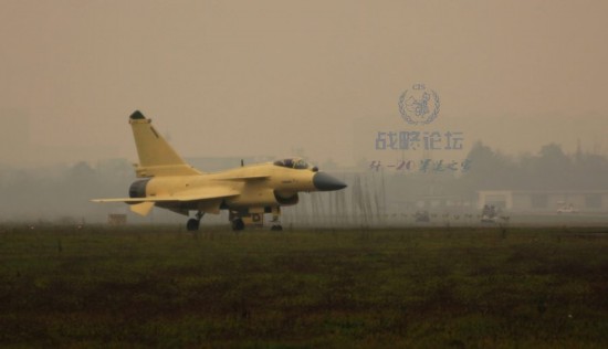 網友拍攝到的殲-10B戰(zhàn)機試飛照 網友拍攝到的殲-10B戰(zhàn)機試飛照