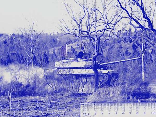 近日首次在網(wǎng)絡(luò)上公開的中國新式輕型坦克在山區(qū)地形的測(cè)試照 近日首次在網(wǎng)絡(luò)上公開的中國新式輕型坦克在山區(qū)地形的測(cè)試照