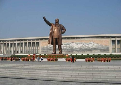 韓國稱或利用導(dǎo)彈對(duì)平壤等大城市的金日成、金正日銅像進(jìn)行精密打擊