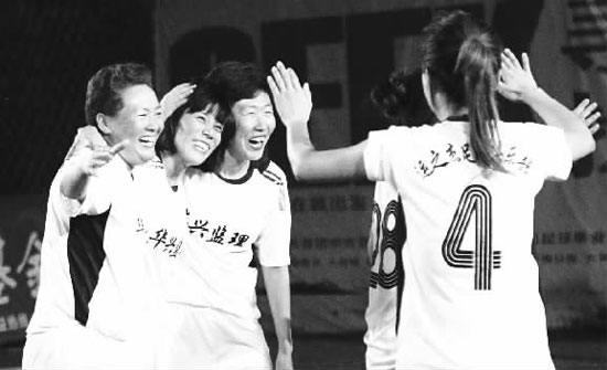 此次運(yùn)之杰足球俱樂部的參賽隊(duì)員，大多是由女足退役球員組成