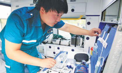 每個比賽，醫(yī)護人員都會提前出現