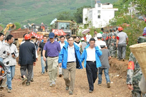 中國移動(dòng)劉愛力副總裁現(xiàn)場組織 抗災(zāi)保通信