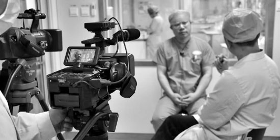 《生死之門——ICU見證實(shí)錄》拍攝現(xiàn)場 《生死之門——ICU見證實(shí)錄》拍攝現(xiàn)場