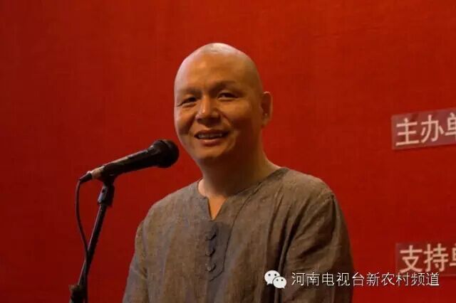 書畫家協(xié)會副主席，中國書畫家協(xié)會會員，河南省青年書法家，蘆荻