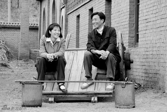 焦裕祿的妻子從縣委伙房借了小半桶水，焦裕祿說，這水是炊事員走四五里路擔(dān)來的，你這算剝削 《電視劇》焦