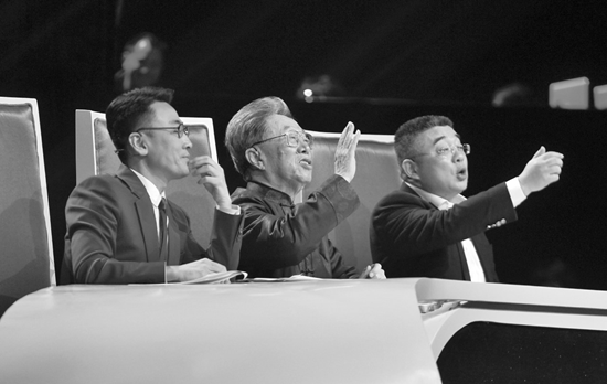 困擾著很多漢語使用者的問題，被三位先生以輕松幽默的方式提出來自嘲后，都令觀眾會心大笑。