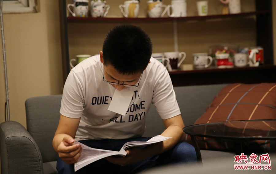 楊栗，22歲，某大學(xué)大三學(xué)生：喜歡這種看書的環(huán)境。