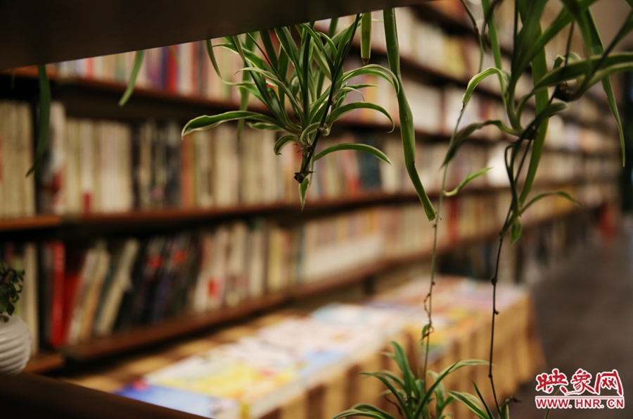 書店內(nèi)的裝飾。