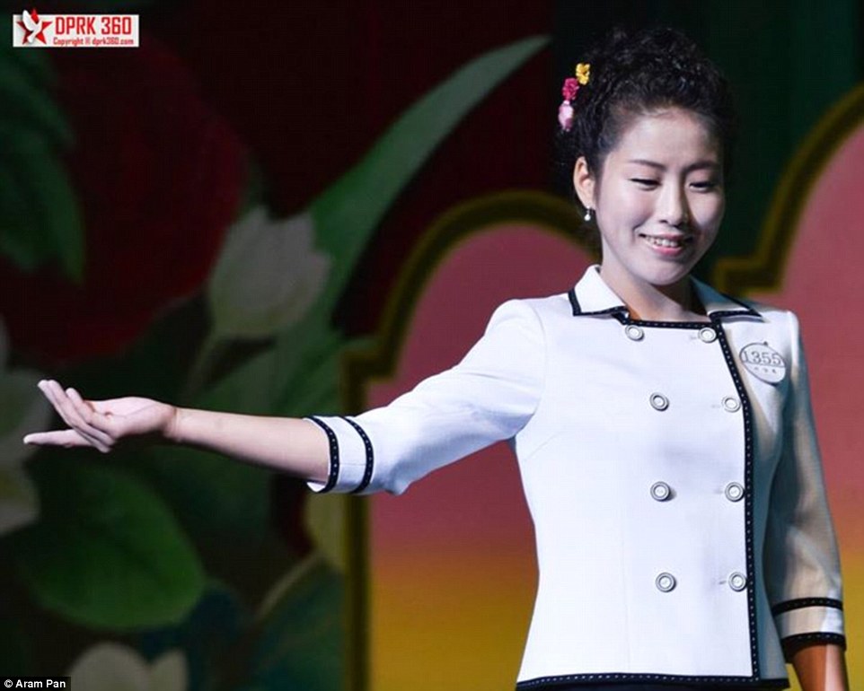 探訪(fǎng)朝鮮平壤時(shí)裝秀