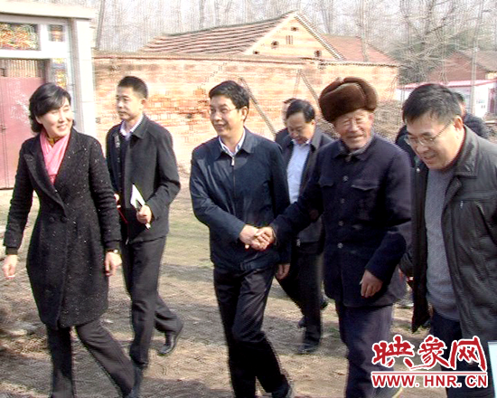 金冬江、李萬(wàn)順、吳文立一行赴正陽(yáng)縣慰問(wèn)